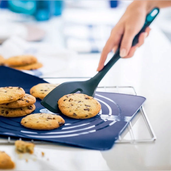 Tupperware Spatula - Picture 2 of 2